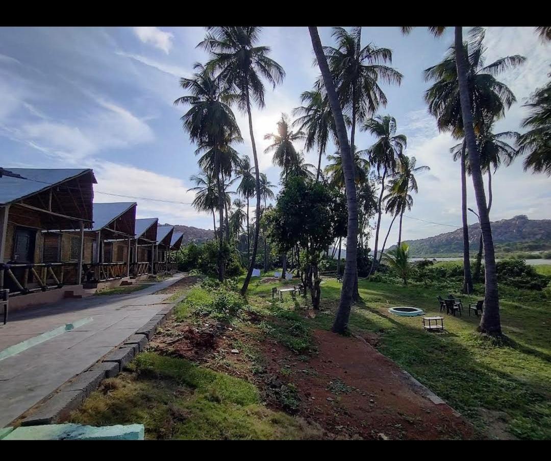 River Bay Hampi Hotel Luaran gambar